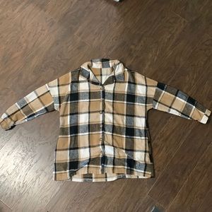 Oversized plaid shocker with pockets